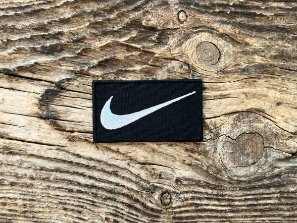 Термоаппликация, Nike свуш белый 7х4 см арт. 16352
