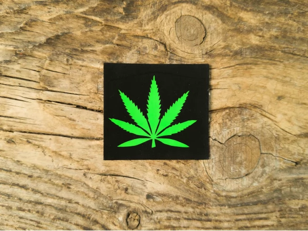 Термоаплікація Cannabis 5х4,5 см арт. 14502